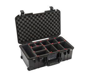 PELI 1535 AIR MALLE dim.internes 517.9 x 284.5 x 182.9mm, roulettes, avec TrekPak, noir