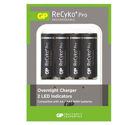 GP PB420 RECYKO+ PRO CHARGEUR PILES UK pour 4x AA/AAA NiMH avec 4x 210AAHCB 2000mAh