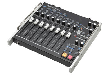 TASCAM RC-F82 SYSTEM FADER/CONTROLEUR TRANSPORT ET COMMUNICATION SYSTEM pour enregistreur HS-P82