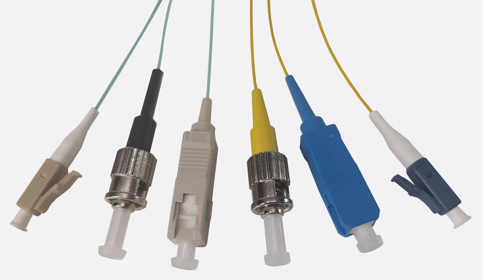 Câbles à fibres optiques et Accessoires de câbles en stock aux